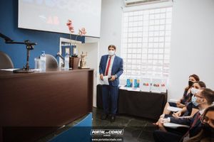 OAB Sumar&eacute; realiza a 1&ordf; entrega do ano das carteiras aos novos Advogados