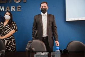 OAB Sumar&eacute; realiza a 1&ordf; entrega do ano das carteiras aos novos Advogados