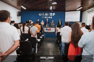 OAB Sumar&eacute; realiza a 1&ordf; entrega do ano das carteiras aos novos Advogados