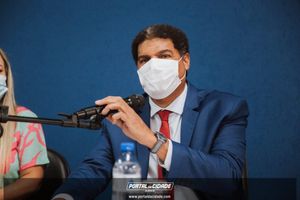 OAB Sumar&eacute; realiza a 1&ordf; entrega do ano das carteiras aos novos Advogados