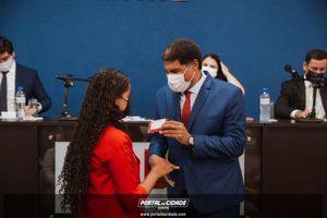 OAB Sumar&eacute; realiza a 1&ordf; entrega do ano das carteiras aos novos Advogados