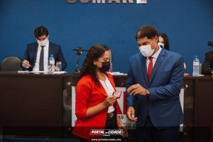 OAB Sumar&eacute; realiza a 1&ordf; entrega do ano das carteiras aos novos Advogados