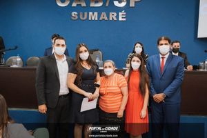 OAB Sumar&eacute; realiza a 1&ordf; entrega do ano das carteiras aos novos Advogados