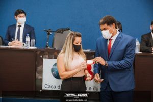 OAB Sumar&eacute; realiza a 1&ordf; entrega do ano das carteiras aos novos Advogados