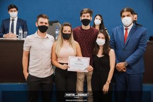OAB Sumar&eacute; realiza a 1&ordf; entrega do ano das carteiras aos novos Advogados