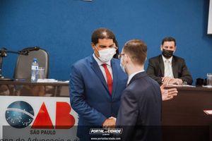 OAB Sumar&eacute; realiza a 1&ordf; entrega do ano das carteiras aos novos Advogados