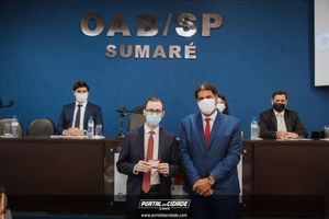 OAB Sumar&eacute; realiza a 1&ordf; entrega do ano das carteiras aos novos Advogados