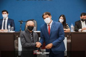 OAB Sumar&eacute; realiza a 1&ordf; entrega do ano das carteiras aos novos Advogados