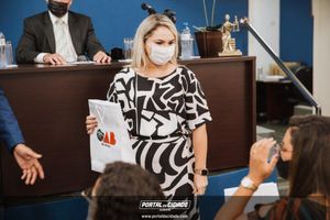 OAB Sumar&eacute; realiza a 1&ordf; entrega do ano das carteiras aos novos Advogados