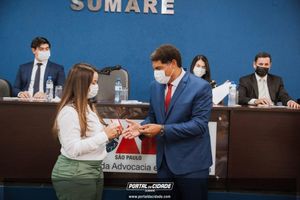 OAB Sumar&eacute; realiza a 1&ordf; entrega do ano das carteiras aos novos Advogados