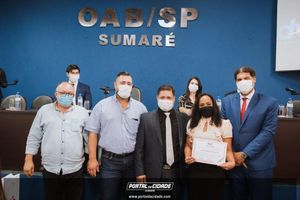 OAB Sumar&eacute; realiza a 1&ordf; entrega do ano das carteiras aos novos Advogados