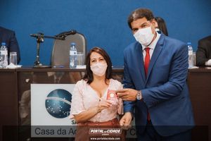 OAB Sumar&eacute; realiza a 1&ordf; entrega do ano das carteiras aos novos Advogados