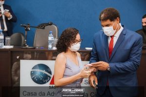 OAB Sumar&eacute; realiza a 1&ordf; entrega do ano das carteiras aos novos Advogados