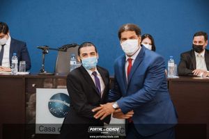 OAB Sumar&eacute; realiza a 1&ordf; entrega do ano das carteiras aos novos Advogados