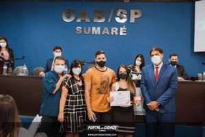 OAB Sumar&eacute; realiza a 1&ordf; entrega do ano das carteiras aos novos Advogados