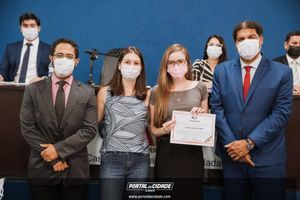 OAB Sumar&eacute; realiza a 1&ordf; entrega do ano das carteiras aos novos Advogados