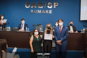 OAB Sumar&eacute; realiza a 1&ordf; entrega do ano das carteiras aos novos Advogados