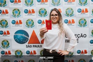OAB Sumar&eacute; realiza a 1&ordf; entrega do ano das carteiras aos novos Advogados