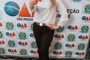 OAB Sumar&eacute; realiza a 1&ordf; entrega do ano das carteiras aos novos Advogados