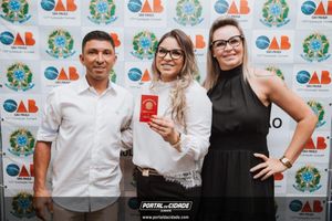 OAB Sumar&eacute; realiza a 1&ordf; entrega do ano das carteiras aos novos Advogados
