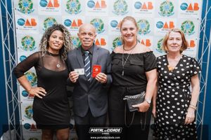 OAB Sumar&eacute; realiza a 1&ordf; entrega do ano das carteiras aos novos Advogados