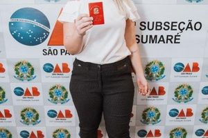 OAB Sumar&eacute; realiza a 1&ordf; entrega do ano das carteiras aos novos Advogados