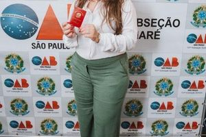 OAB Sumar&eacute; realiza a 1&ordf; entrega do ano das carteiras aos novos Advogados