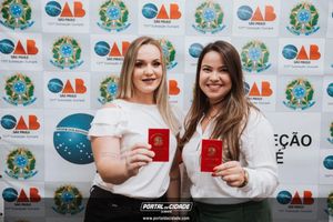 OAB Sumar&eacute; realiza a 1&ordf; entrega do ano das carteiras aos novos Advogados