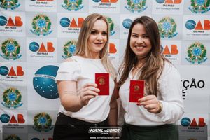 OAB Sumar&eacute; realiza a 1&ordf; entrega do ano das carteiras aos novos Advogados