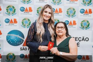 OAB Sumar&eacute; realiza a 1&ordf; entrega do ano das carteiras aos novos Advogados