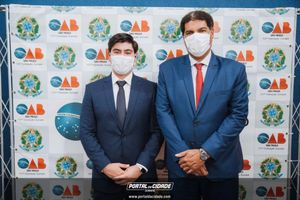 OAB Sumar&eacute; realiza a 1&ordf; entrega do ano das carteiras aos novos Advogados