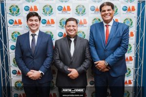 OAB Sumar&eacute; realiza a 1&ordf; entrega do ano das carteiras aos novos Advogados