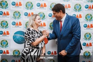 OAB Sumar&eacute; realiza a 1&ordf; entrega do ano das carteiras aos novos Advogados