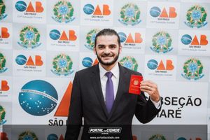 OAB Sumar&eacute; realiza a 1&ordf; entrega do ano das carteiras aos novos Advogados
