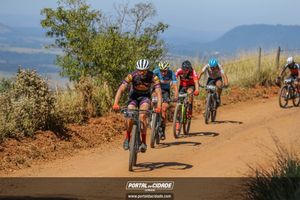 Equipe de MTB A&ccedil;a&iacute; Mil e Ross Sumar&eacute; no Festival Brasil Ride Warn Up Botucatu 2022