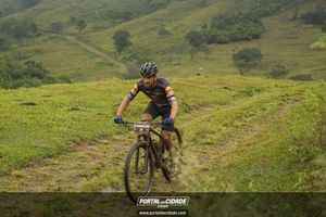 Equipe de MTB A&ccedil;a&iacute; Mil e Ross Sumar&eacute; no Festival Brasil Ride Warn Up Botucatu 2022