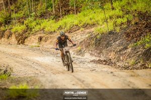 Equipe de MTB A&ccedil;a&iacute; Mil e Ross Sumar&eacute; no Festival Brasil Ride Warn Up Botucatu 2022