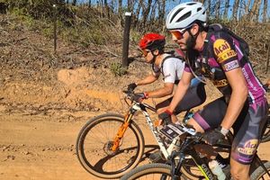 Equipe de MTB A&ccedil;a&iacute; Mil e Ross Sumar&eacute; no Festival Brasil Ride Warn Up Botucatu 2022