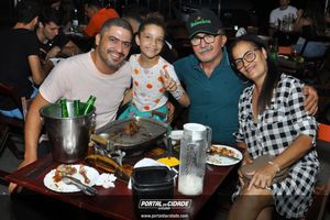 Adriano Estigado no Boi Carrapeta