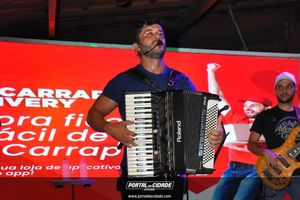 Adriano Estigado no Boi Carrapeta