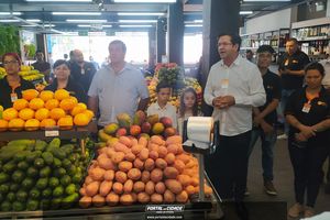  Inaugura&ccedil;&atilde;o do primeiro Bahniuk Supermercado de Porto Uni&atilde;o