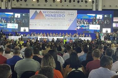 Prefeita de Andradas participa do 38º Congresso Mineiro de Municípios
