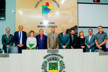 Nova Mesa Diretora toma posse em Sessão Solene na Câmara Municipal de Andradas