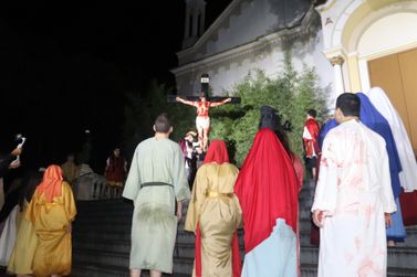 Encenação da Paixão de Cristo reúne grande público em Andradas