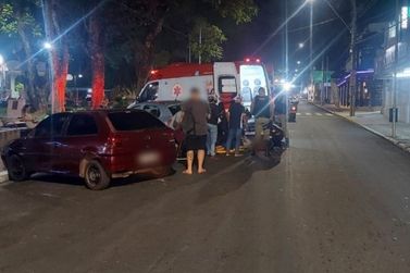 Motorista inabilitado causa acidente na Praça Dr. Alcides Mosconi