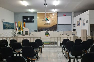 C&acirc;mara homenageia servidores aposentados em Sess&atilde;o Solene nesta quinta-feira