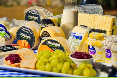 Sabor e tradi&ccedil;&atilde;o: mesa cheia, conversa boa e queijo Chavinho para compartilhar