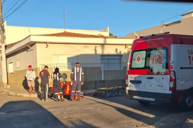 Motociclista fica ferido ap&oacute;s colis&atilde;o entre moto e carro em Andradas
