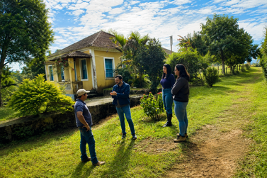 Pesquisadores visitam produtores da regi&atilde;o visando Indica&ccedil;&atilde;o de Proced&ecirc;ncia dos vinhos