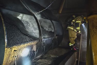 Inc&ecirc;ndio destr&oacute;i secador de caf&eacute; e causa preju&iacute;zos em propriedade rural de Andradas